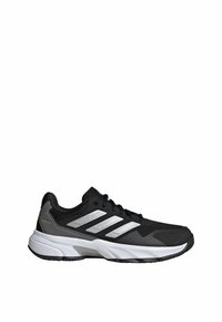 Zapatilla deportiva negra con parte superior de malla texturizada, acentos plateados y entresuela blanca. Presenta un diseño de cordones y un collar acolchado para mayor comodidad.