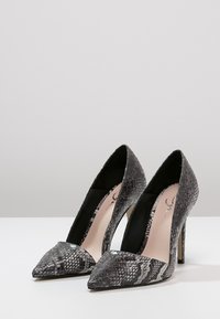 Zign Korolliset avokkaat - black