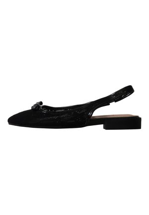 Chaussure plate slingback en cuir verni noir avec bout pointu et petit nœud à l'avant.