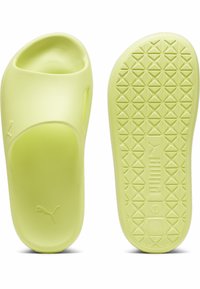 Puma SHIBUI CAT UNISEX - Chanclas de baño - lime sheen