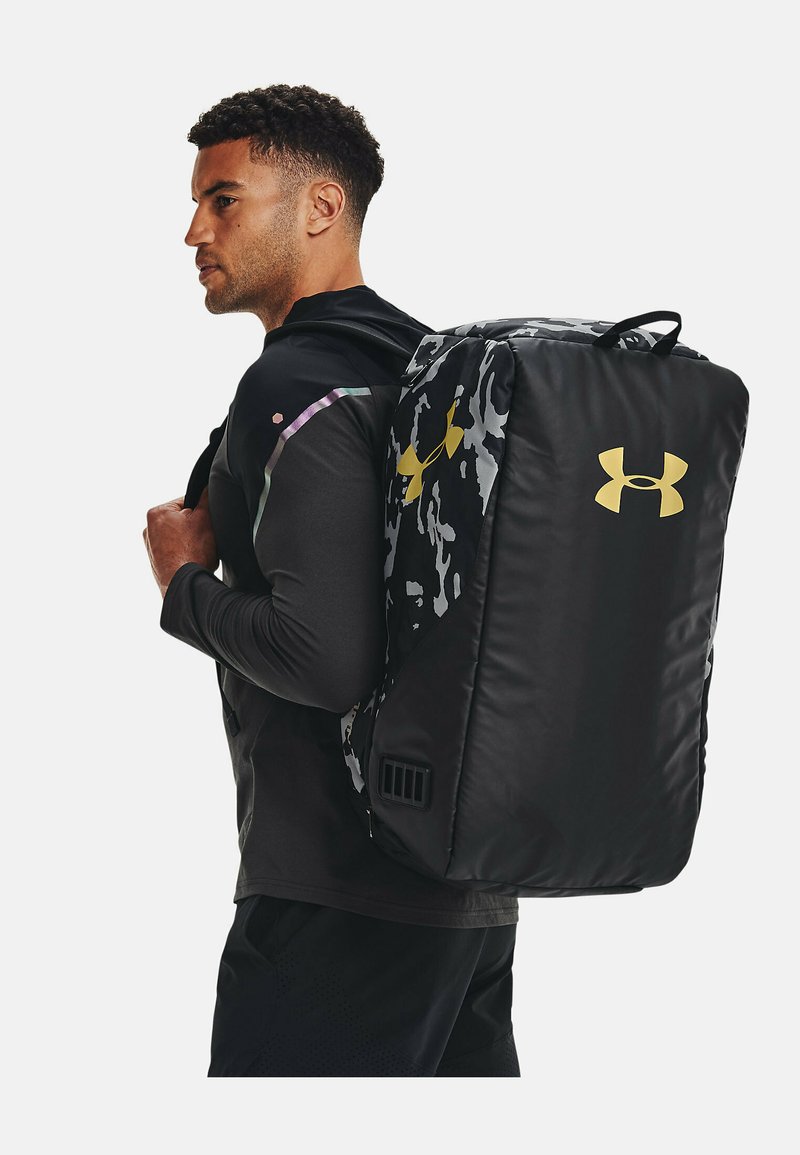 Under Armour CONTAIN DUO MD DUFFLE Sports bag black/black Zalando.de