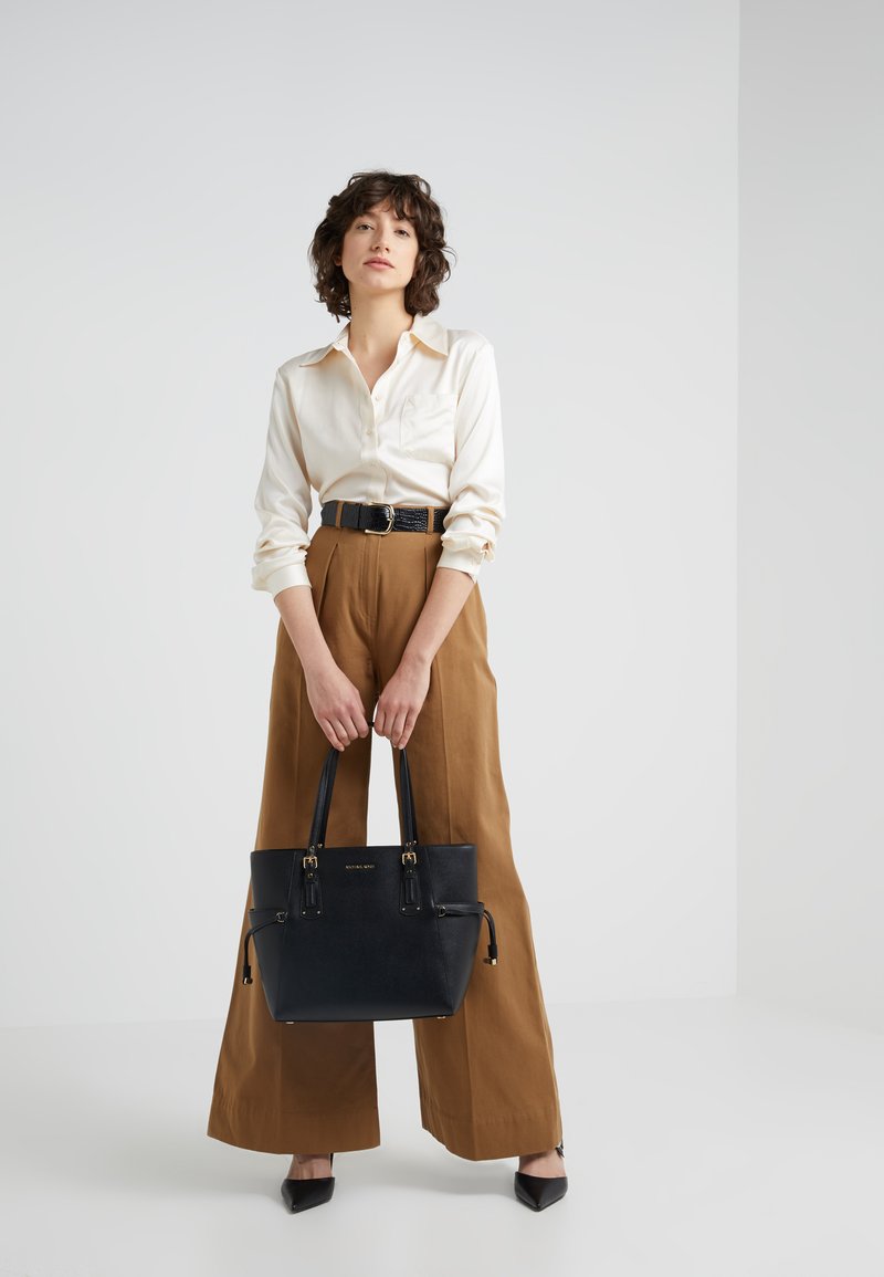 michael kors voyager tote bag brown