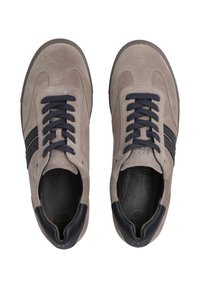 Paul Green Baskets basses - grau