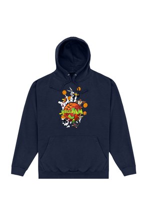 Granatowa bluza z kapturem z postaciami z Looney Tunes grającymi w koszykówkę wokół pomarańczowego logo „Space Jam”.