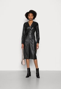 Ibana DIORY - Vestido direito - black
