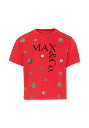 T-shirt rossa a maniche corte con testo nero "MAX & Co." e pois dorati lucidi sparsi sulla parte anteriore.