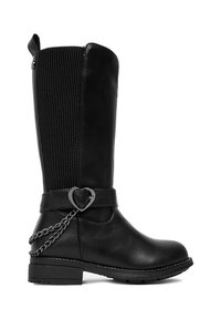 Mustad põlveni ulatuvad saapad, millel on sile nahkpind, soonikust tekstiilist ülaosa, kettdetail ja südamekujulise aktsendiga pahkluu juures.