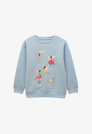 Šviesiai mėlynas džemperis su išsiuvinėtomis fėjomis ir užrašais: gėlė, fėjos krikštamotė, miško fėja, dantų fėja ir fėjų pyragėlis priekyje.