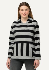 Sudadera a rayas en gris y negro, que cuenta con capucha, bolsillo frontal tipo canguro y mangas largas con corte relajado. Material de suave mezcla de algodón.