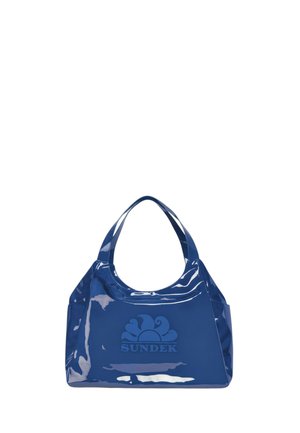 Borsa tote Sundek blu scuro lucida con doppi manici e logo sole sul davanti, su sfondo bianco.