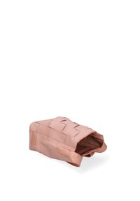 David Jones Schoudertas - rose