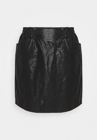 Zwarte mini rok van een plooitextuur stof, met een elastische tailleband en twee zijzakken, met een rechte snit.