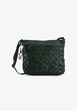 Wpleciona zielona skórzana torba z teksturową powierzchnią, z zamkiem błyskawicznym na górze, regulowanym paskiem i dekoracyjnym akcentem z metalu.