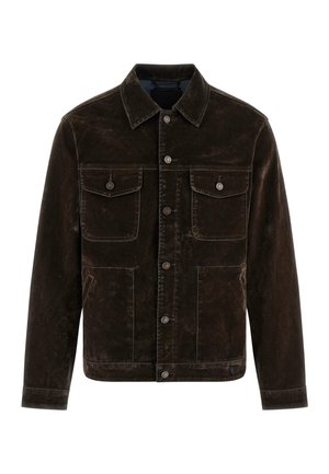 Veste en suède marron foncé avec fermeture à boutons, deux poches poitrine à rabat avec boutons, deux poches latérales, manches longues et col classique.