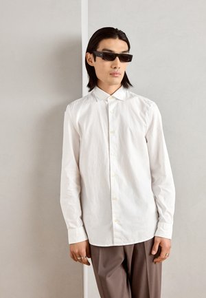 SPREAD COLLAR LONG SLEEVE ROUND HEM - Kostymskjorta - white