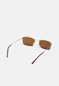 Pilgrim YEIDER SUNGLASSES POLARIZED UV400 - Sluneční brýle - brown/gold-coloured
