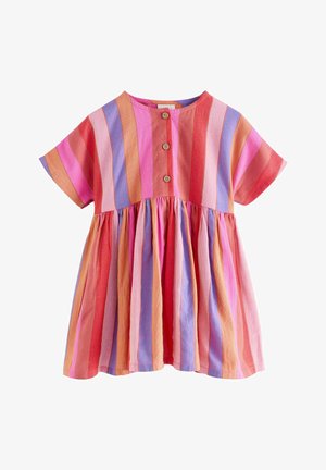 Kortærmet kjole lavet af letvægtsstof med lodrette striber i pink, orange og lilla, med knaplukning og en rynket nederdel.