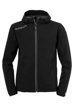 Veste softshell noire avec fermeture éclair à l'avant et capuche réglable. Présente un logo sur la poitrine et des poches latérales. Texture lisse, design ajusté.