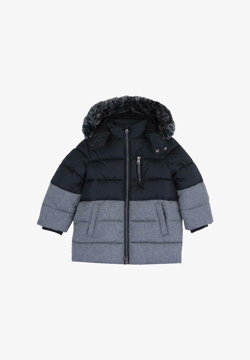 Veste d'hiver bicolore pour enfant avec partie supérieure noire, partie inférieure grise, fermeture éclair avant, poche poitrine zippée et capuche doublée de fourrure.