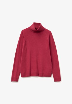 Czerwony sweter w golfie z miękkiego, teksturowanego materiału. Posiada raglanowe rękawy, ściągacze przy mankietach i u dołu oraz wysoki, złożony kołnierz.