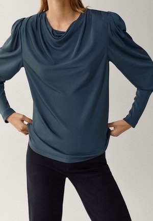 Long sleeved top - green