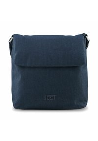 Borsa a tracolla in tessuto blu navy con chiusura a pattina, dotata di fondo rinforzato, texture minimale e un logo discreto sulla parte anteriore.