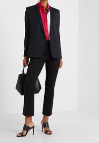 Club Monaco Spodnie materiałowe