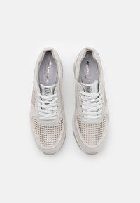 Tamaris LACE-UP - Sneaker low - silver/punch