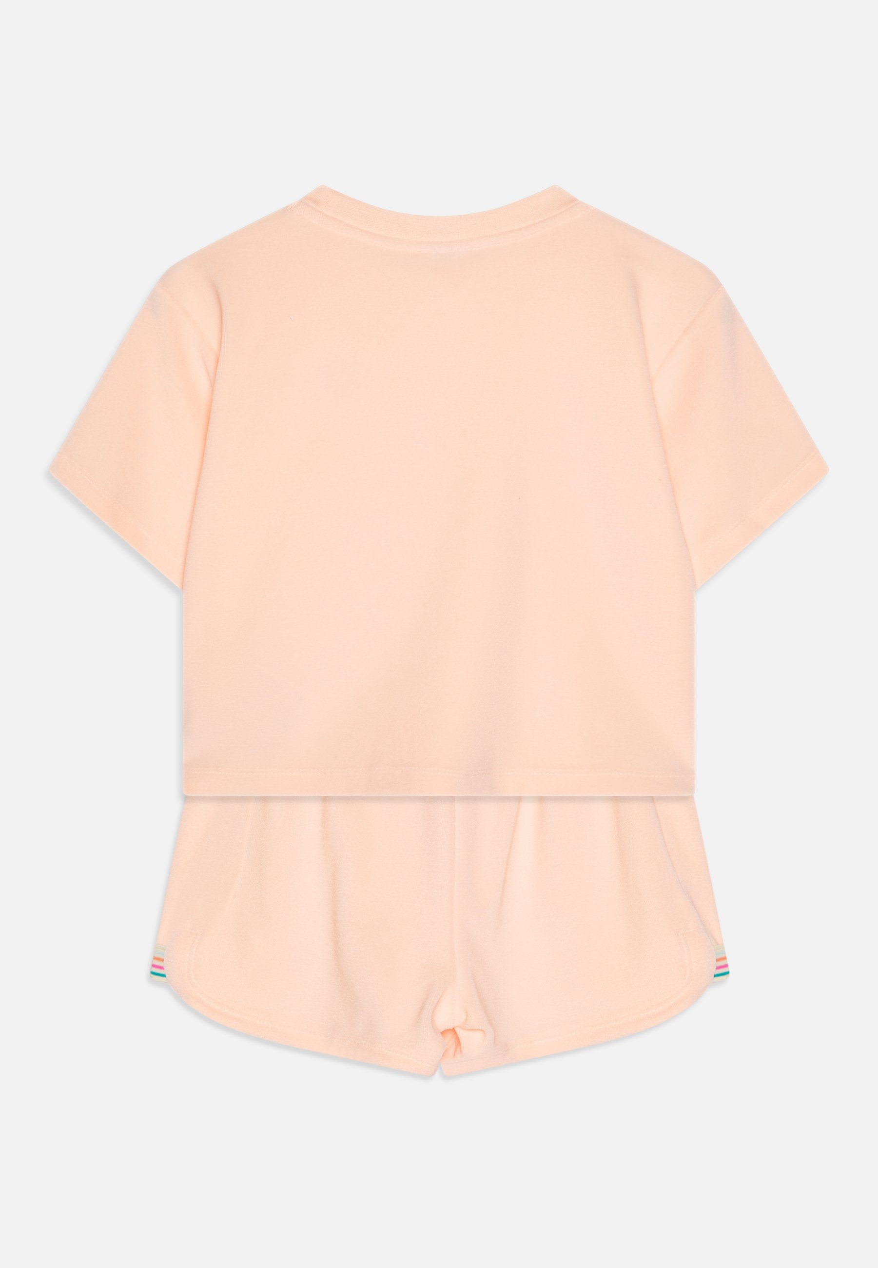 peach nike outfit