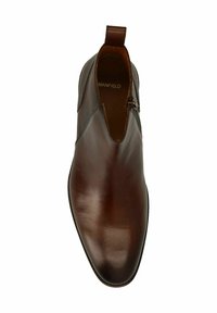 Bottine en cuir marron avec un design épuré, dotée d'une fermeture à glissière et d'une texture lisse. Bout arrondi et détails de surcoutures minimalistes.