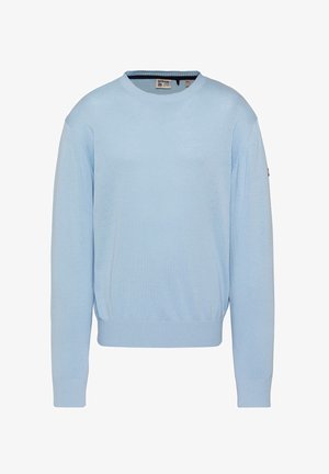 Pull bleu clair à manches longues avec col rond, poignets et ourlet côtelés, tissu tricoté plié et petite étiquette de marque à l’intérieur du col.