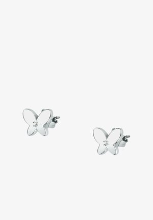 Zilveren oorstekers in de vorm van een vlinder met een gladde, glanzende afwerking en een kleine, heldere steen in het midden van elke vleugel.
