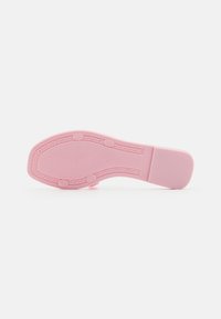 KARL LAGERFELD SIGNATURE SLIDE - Natikače - light pink
