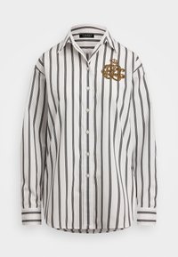 Επιλέχθηκε, white/black