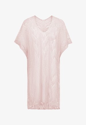 Lyserød strikket top med V-hals, løs pasform og åben vævning med et zigzag-mønster gennem hele overfladen. Korte ærmer.