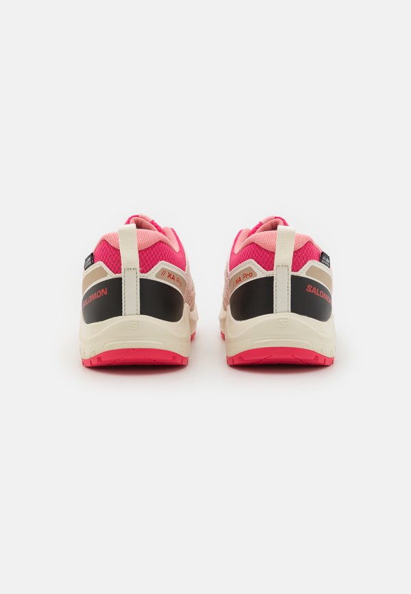 XA PRO V8 UNISEX – Hikingschuh