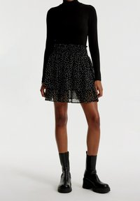 EDITED A-linjainen hame - black