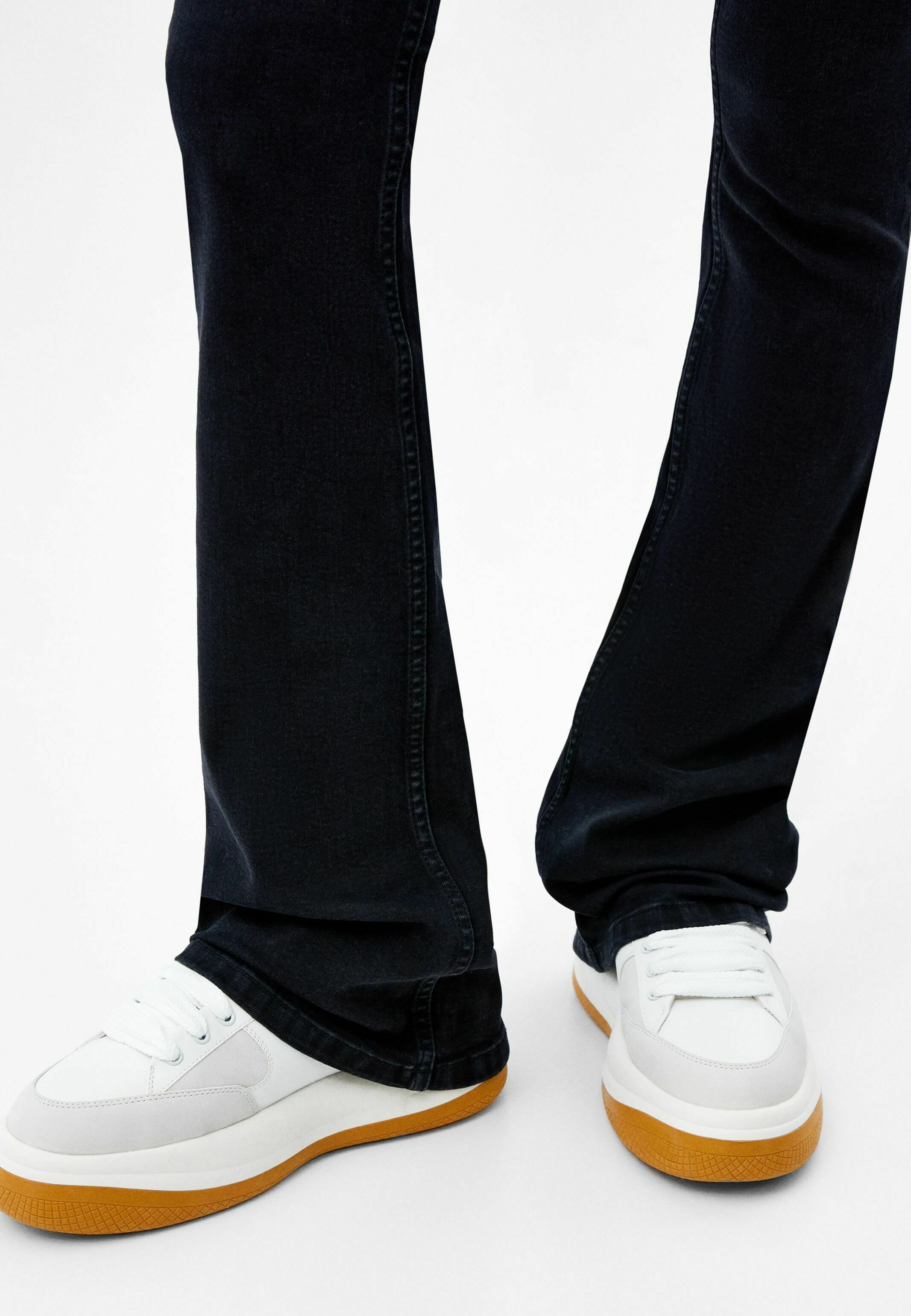 Bershka Bootcut jeans - black/zwart - Zalando.nl