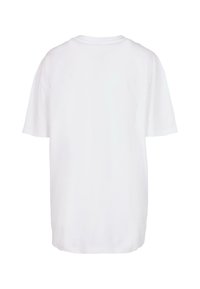 Hvid bomulds t-shirt med en afslappet pasform, korte ærmer og rund halsudskæring. Glat tekstur uden synlige mønstre eller accenter.