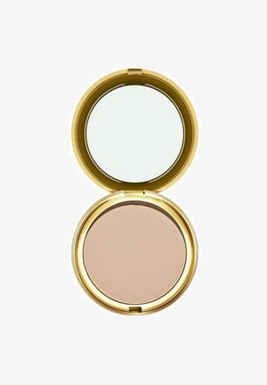 Kompakti meikkipuuteri pyöreässä kultaisessa rasiassa, jonka kansi on avoinna ja jossa yläpuolella on peili ja alapuolella beige puuteri.