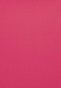 Tissu en ribbed rose vif avec une texture lisse, un motif tissé uniformément et une couleur uniforme dans l'ensemble. Adapté à diverses applications.