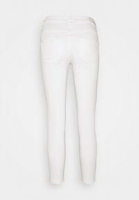 ONLY Petite Vaqueros pitillo - white
