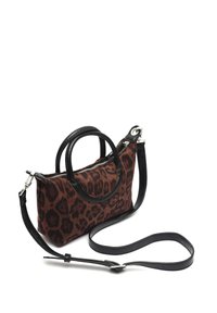 Hnědo-černá kabelka s leopardím potiskem, se zipovým uzávěrem, dvojitými uchy a odnímatelným ramenním popruhem. Hladké kožené akcenty.