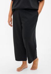 Zizzi 7/8- AUS MIX MIT TASCHEN - Jogginghose - black