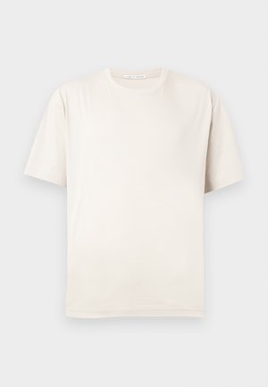 Enkelt beige T-shirt med korte ærmer og rund hals, lagt fladt på en lys baggrund, uden synlige mønstre eller grafik.
