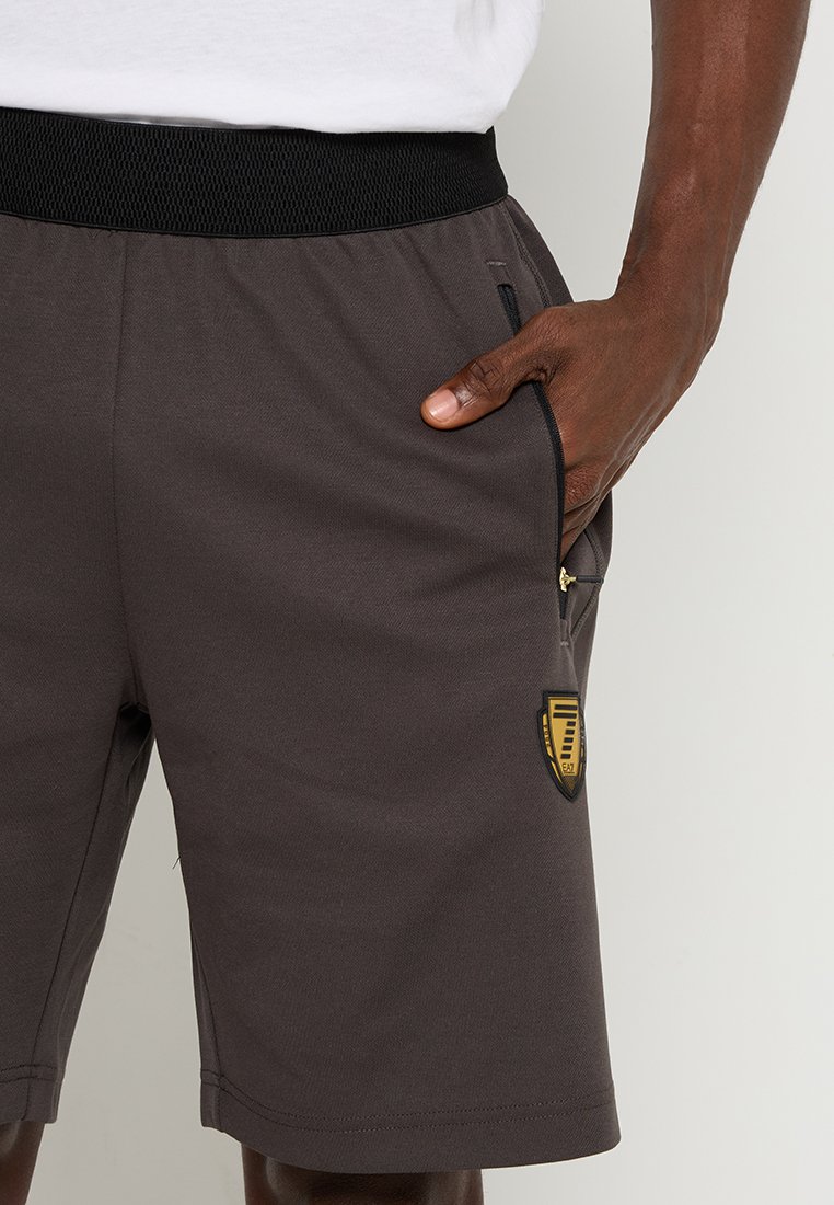 Kurze Sporthose