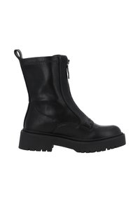 Bota de piel negra hasta el tobillo con suela gruesa, cierre de cremallera lateral y tirador en bucle. Textura suave y detalle de costura mínima.