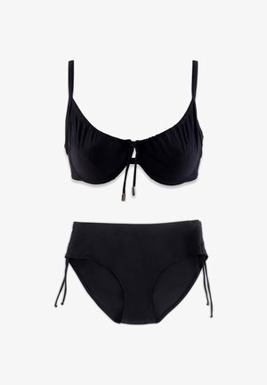 Czarny dwuczęściowy bikini z biustonoszem na fiszbinach z regulowanymi wiązaniami na środku oraz dopasowanymi figami hipster z bocznymi troczkami.