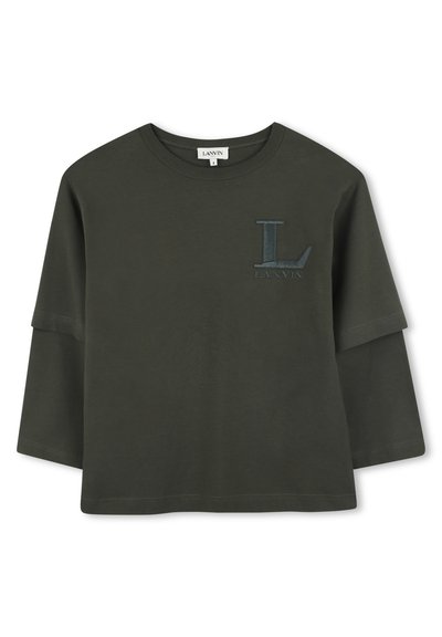 Dunkelolivgrünes Langarmshirt mit Rundhalsausschnitt. Verfügt über ein Logo auf der linken Brust in passender Farbe. Weicher, leichter Baumwollstoff.