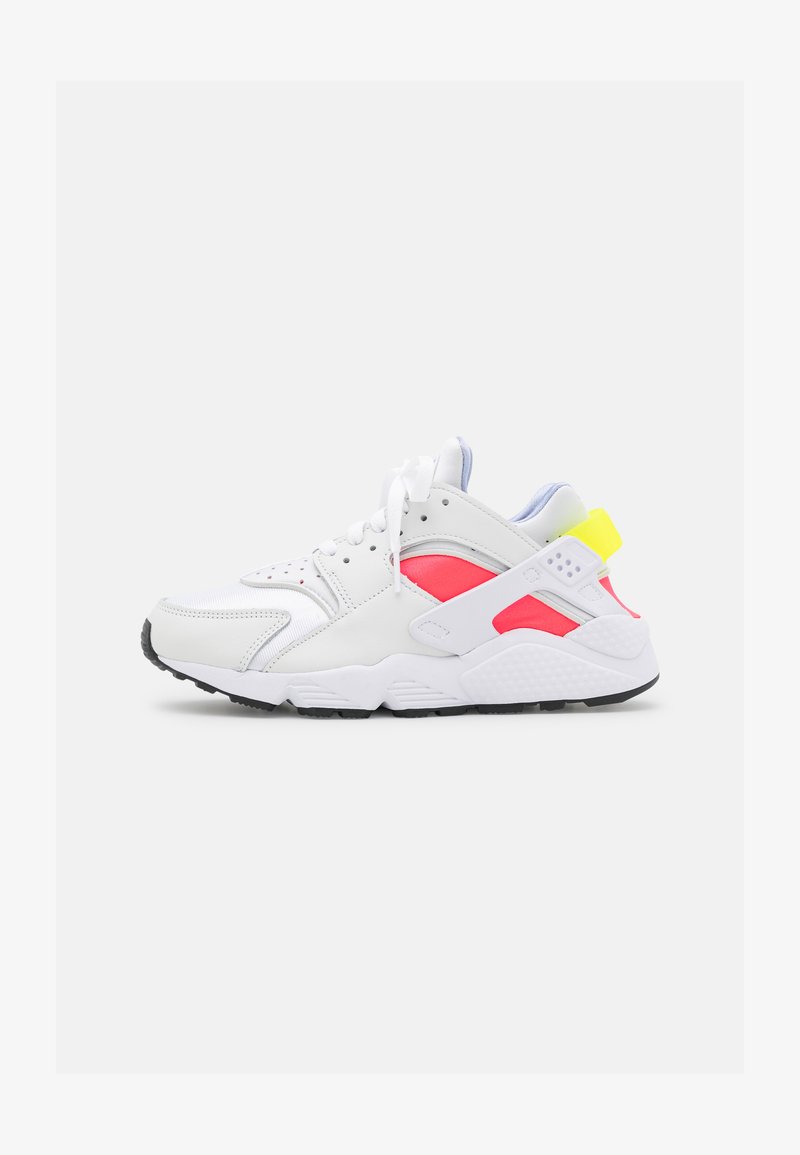 Nike Sportswear AIR HUARACHE - Sapatilhas - white/volt/bright crimson/black/light marine